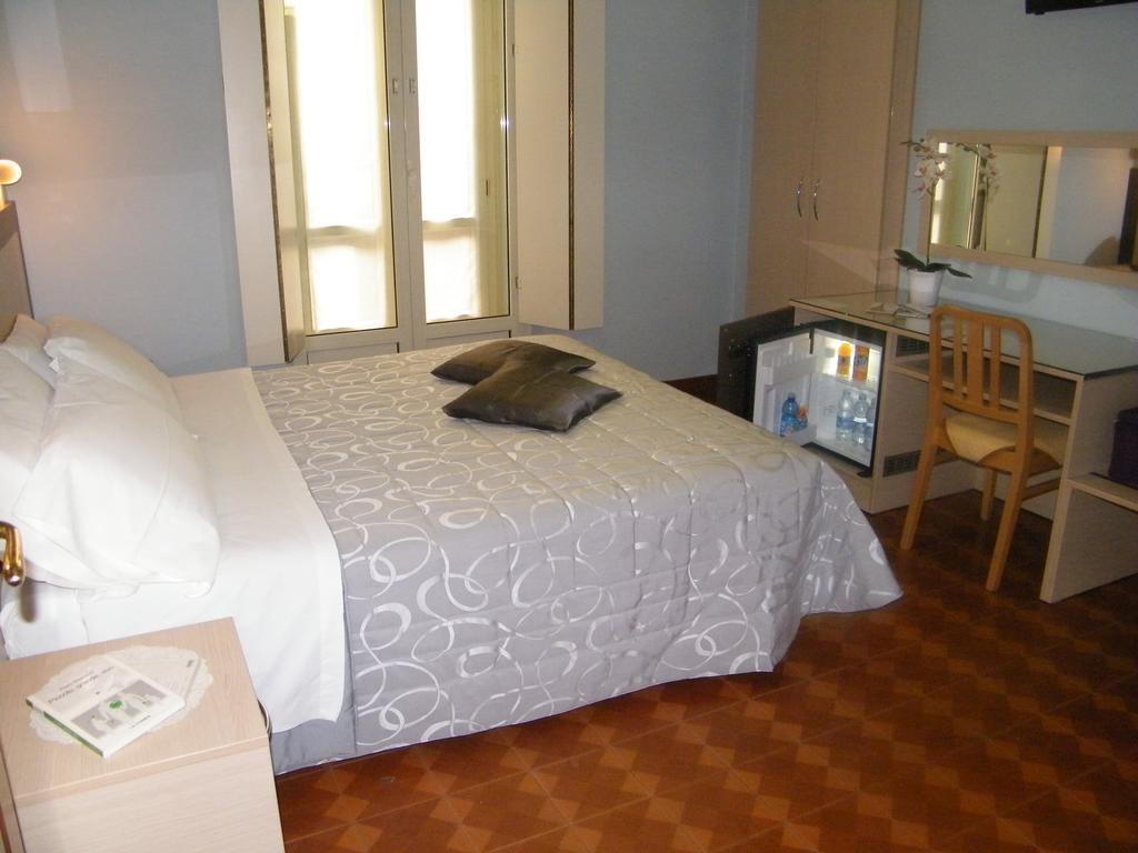 Double or Twin Room Private Bathroom,159702540:JPEG